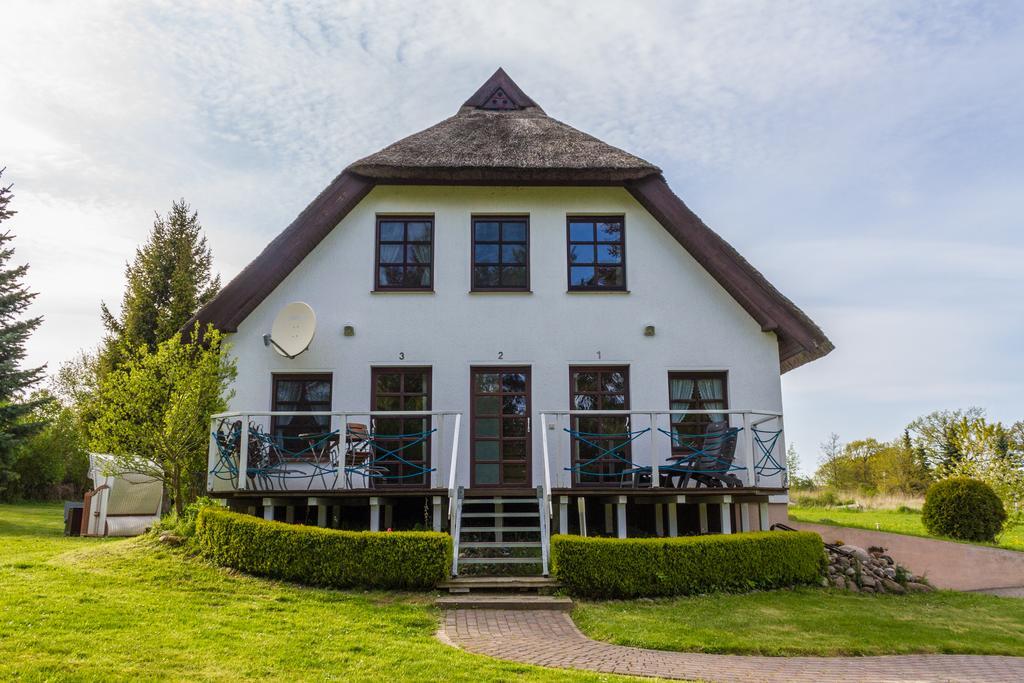 Dat Witte Hus Moritzdorf Ruegen Ferienwohnungen - Ruhige Lage エクステリア 写真